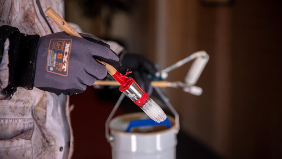 À quoi faut-il faire attention lors du choix d'une brosse ou d'un rouleau à peindre?