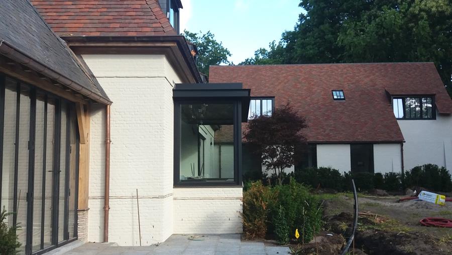 Reno-Bouw geeft renovatiewoning in Deurle rustiek effect met kalei