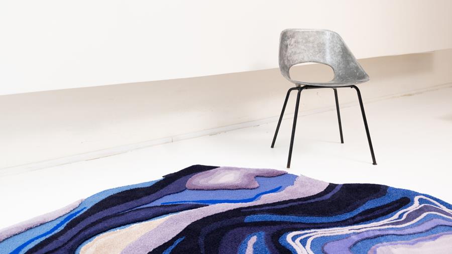 Levendige kleuren in combinatie met rustgevende tinten zullen interieurs domineren